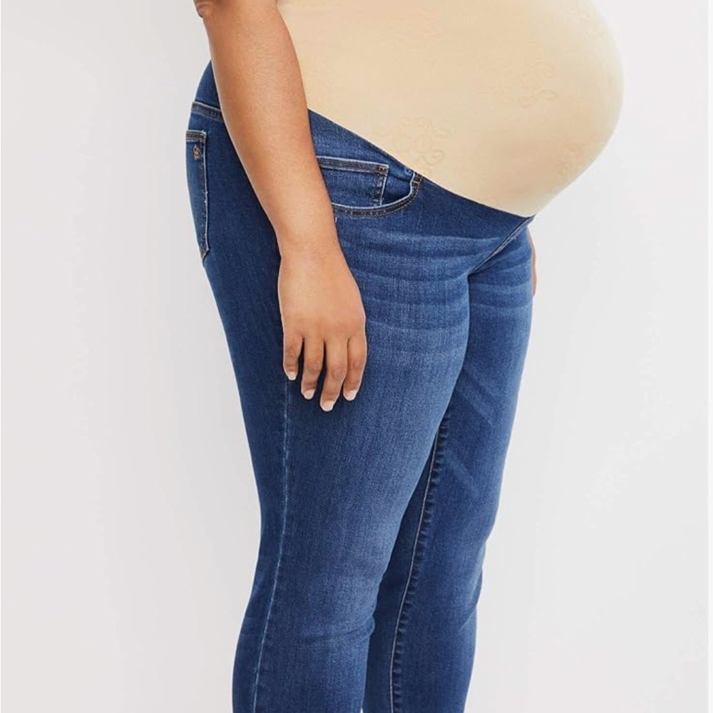 Jessica Simpson Secret Fit Belly Skinny Leg Maternity
Jegging - Medium Wash